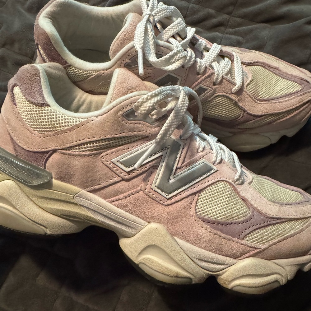 New Balance 9060 Pink Suede Mesh Sneakers Women’s Size 8.5